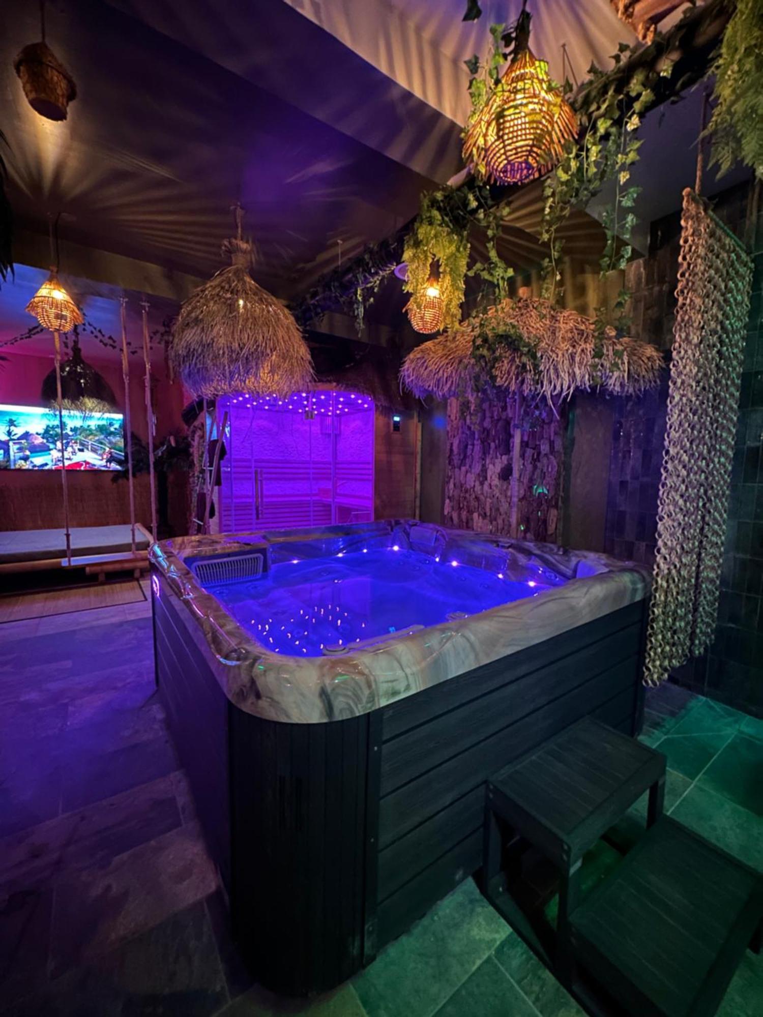 ダンケルク Jungle Spa Bed & Breakfast エクステリア 写真