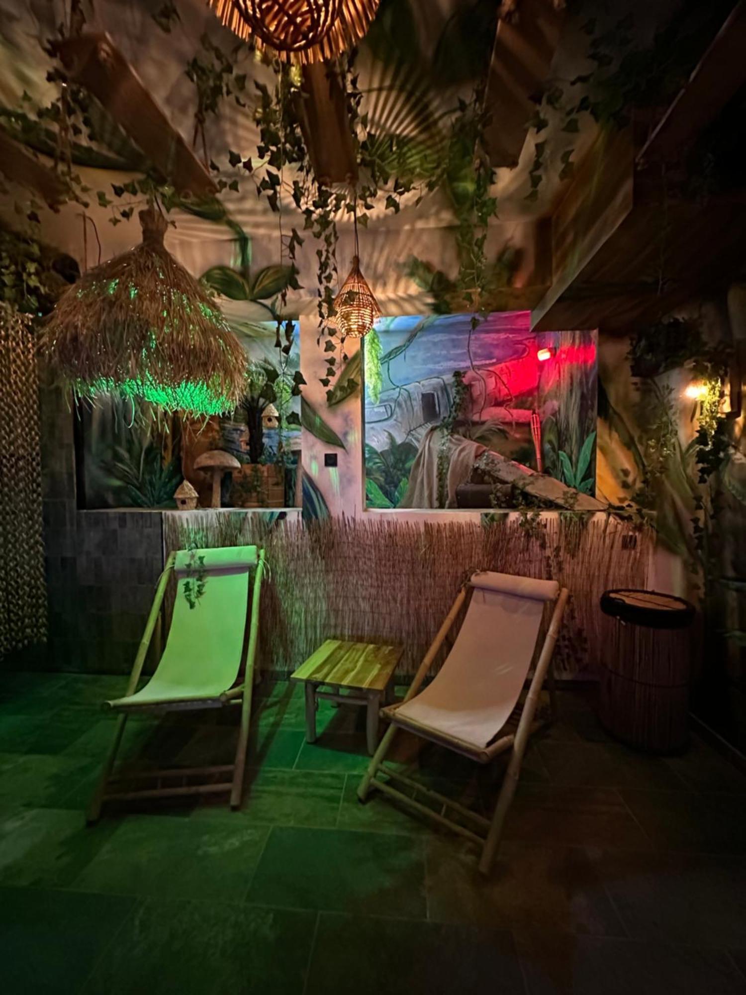 ダンケルク Jungle Spa Bed & Breakfast エクステリア 写真