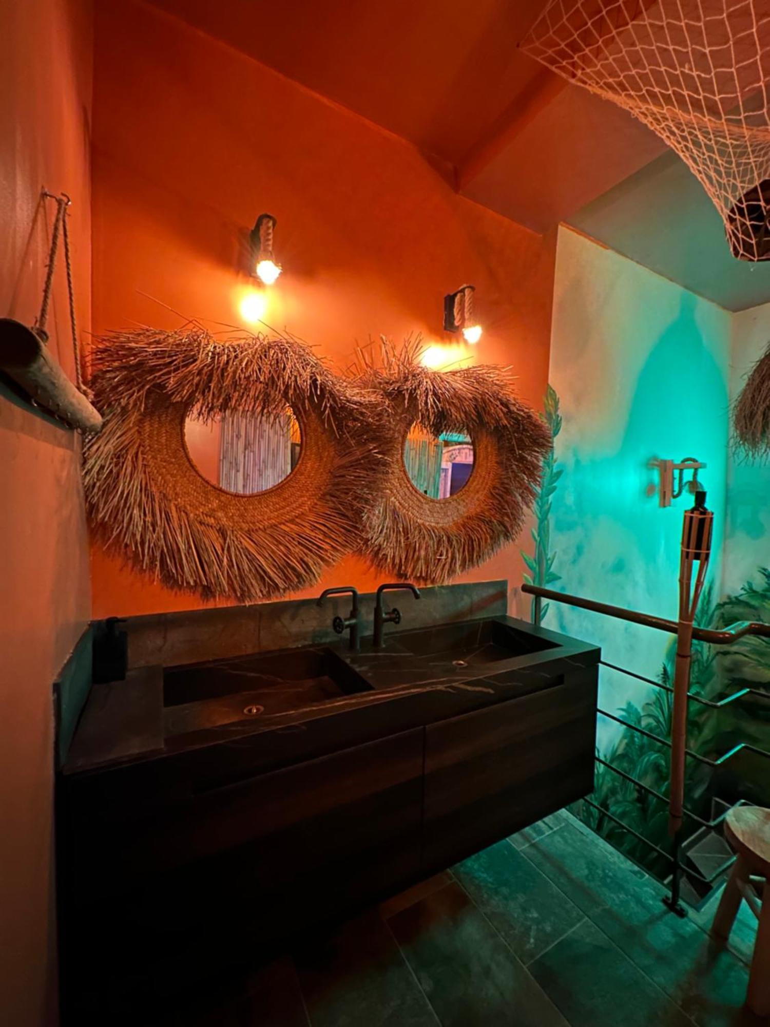 ダンケルク Jungle Spa Bed & Breakfast エクステリア 写真